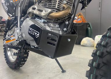 Защита картера для мотоцикла JHL MX300 PR300 (4Т ZS175FMN, б.вал) 2025